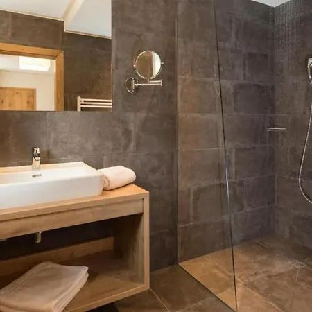 Apartament 2bdr In The Lovely Ischgl- If You Want To Book, Please Contact On Wh-ats-app - 0034-656-619-782 !!!!